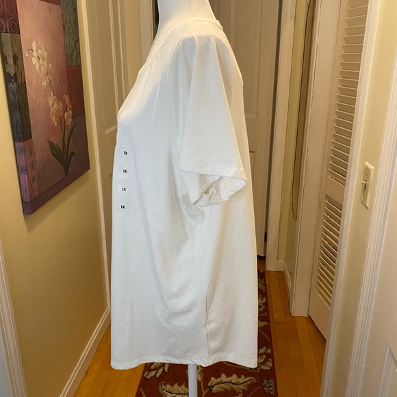 Plus size tee (1x) - Picture 4 of 9